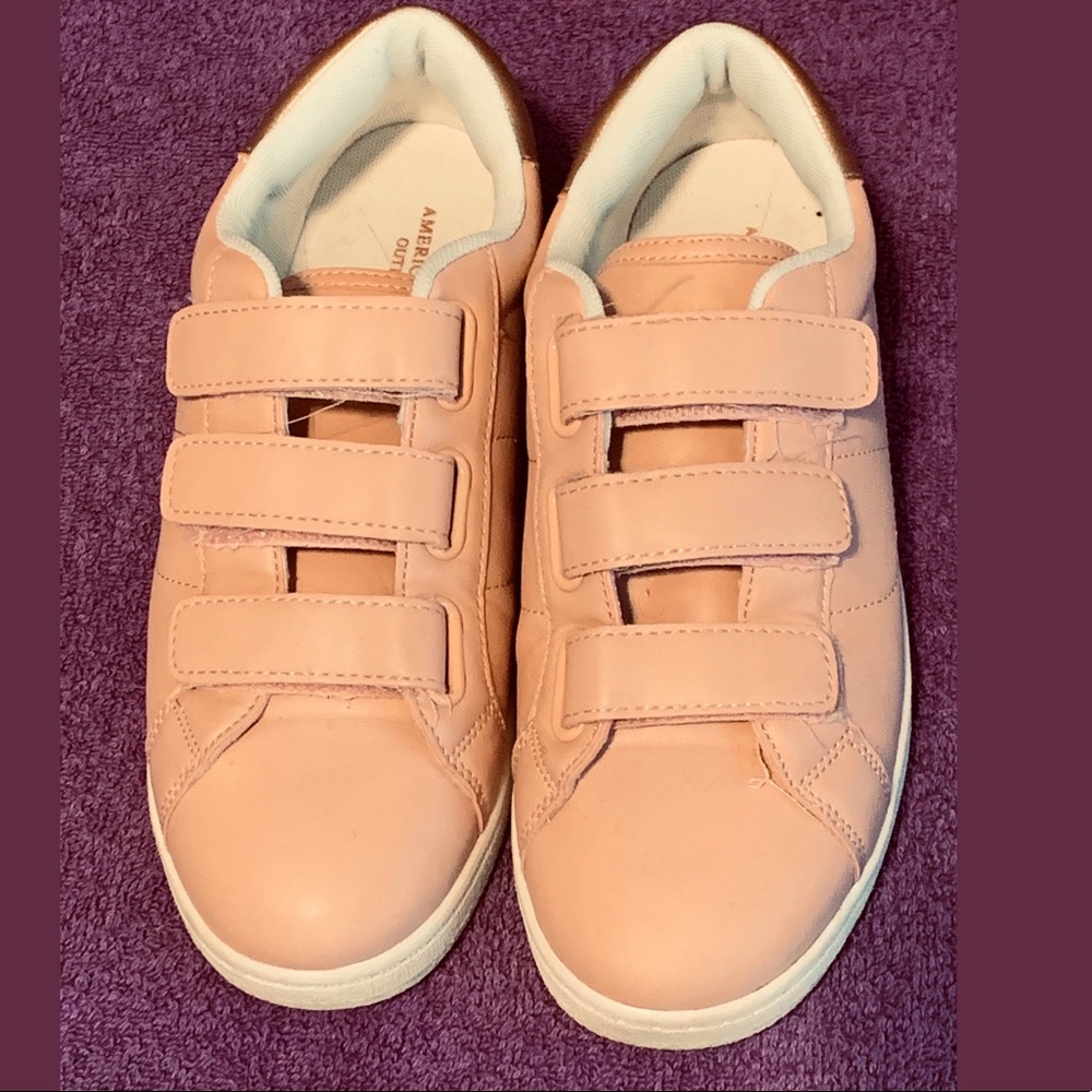 American Eagle Rose/Rose Gold Sneakers